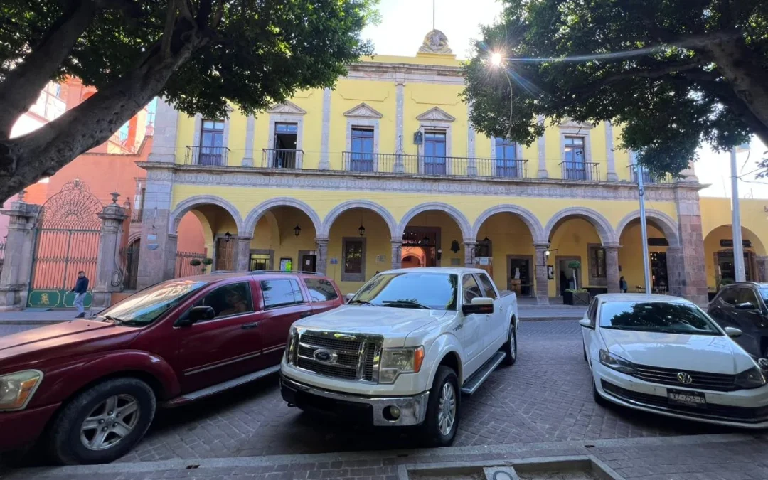 Ciudadanos De Salvatierra Recuperan Espacios De Estacionamiento En El Centro