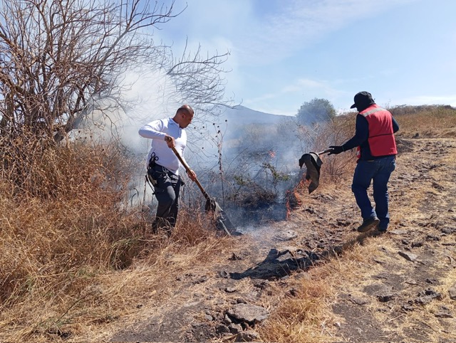 Atiende PC. Reportes de incendios de esquilmos y lleva a cabo acciones preventivas de accidentes.