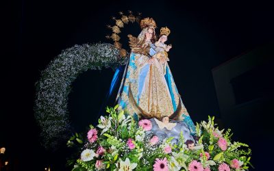 Se realiza con éxito el tradicional desfile de carros alegóricos